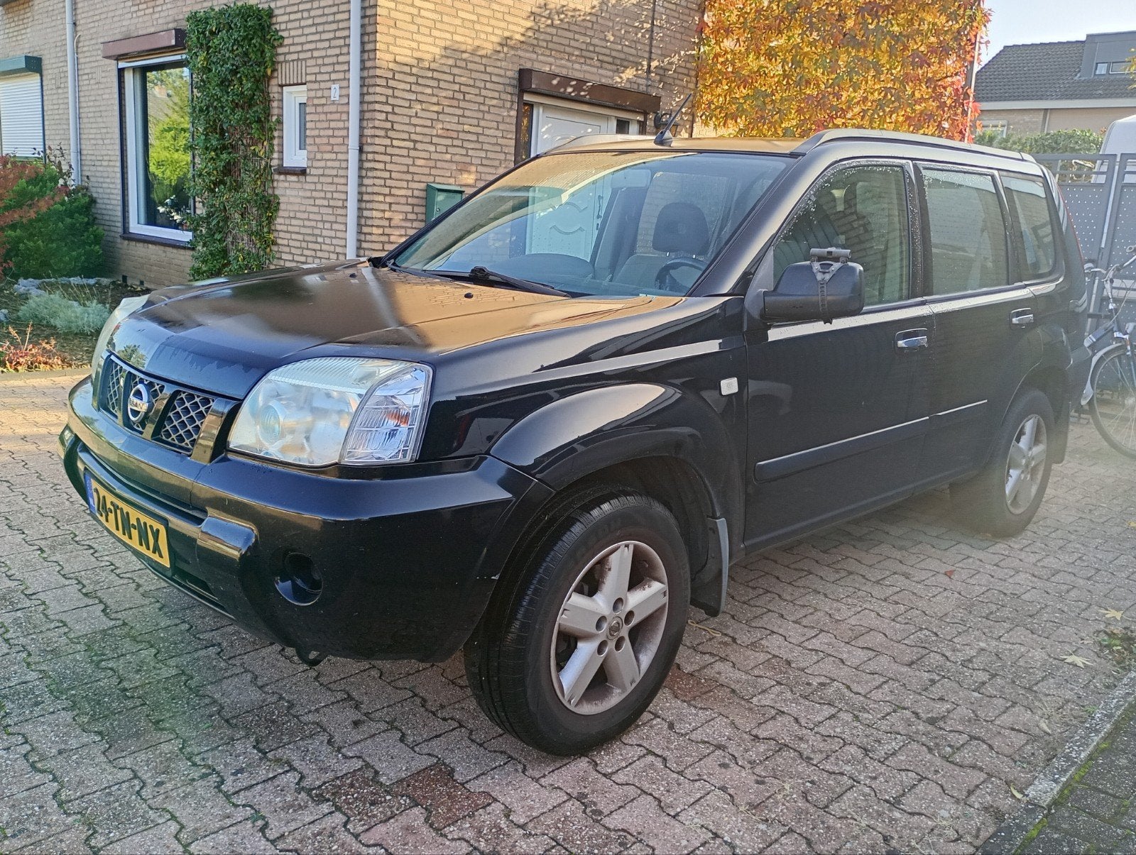 Nissan X-Trail 2.0 2WD 140PK 2006 Zwart, Auto's, 1998 cc, 4 cilinders, Zwart, 75 €/maand