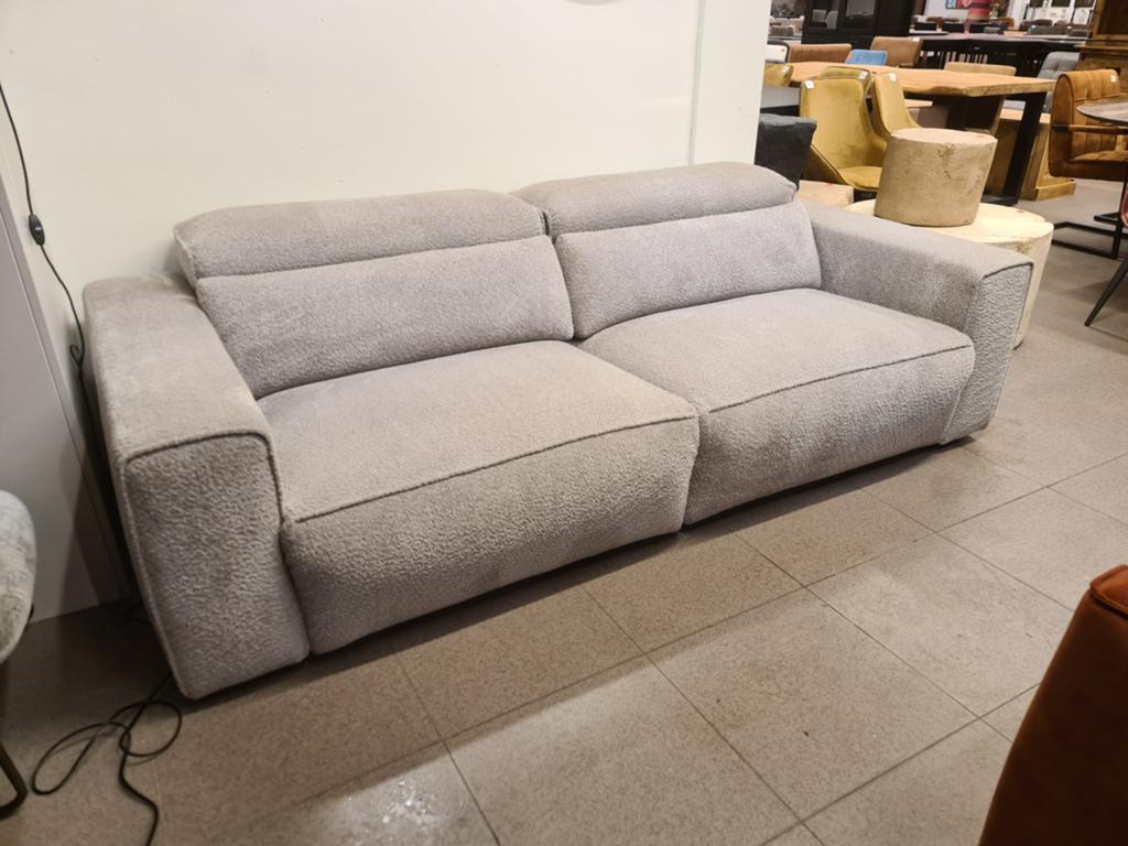 Nieuwe 2zits bank elektrisch bedienbaar grijs soft boucle, Ophalen, ., Nieuw, .