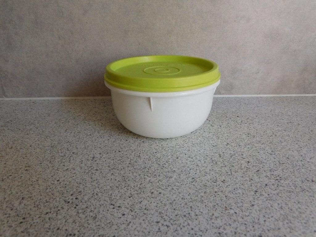 Tupperware Snack Cup Wit Lime - 250 ml, Gebruikt, Bewaardoos, Wit, Lekvrij