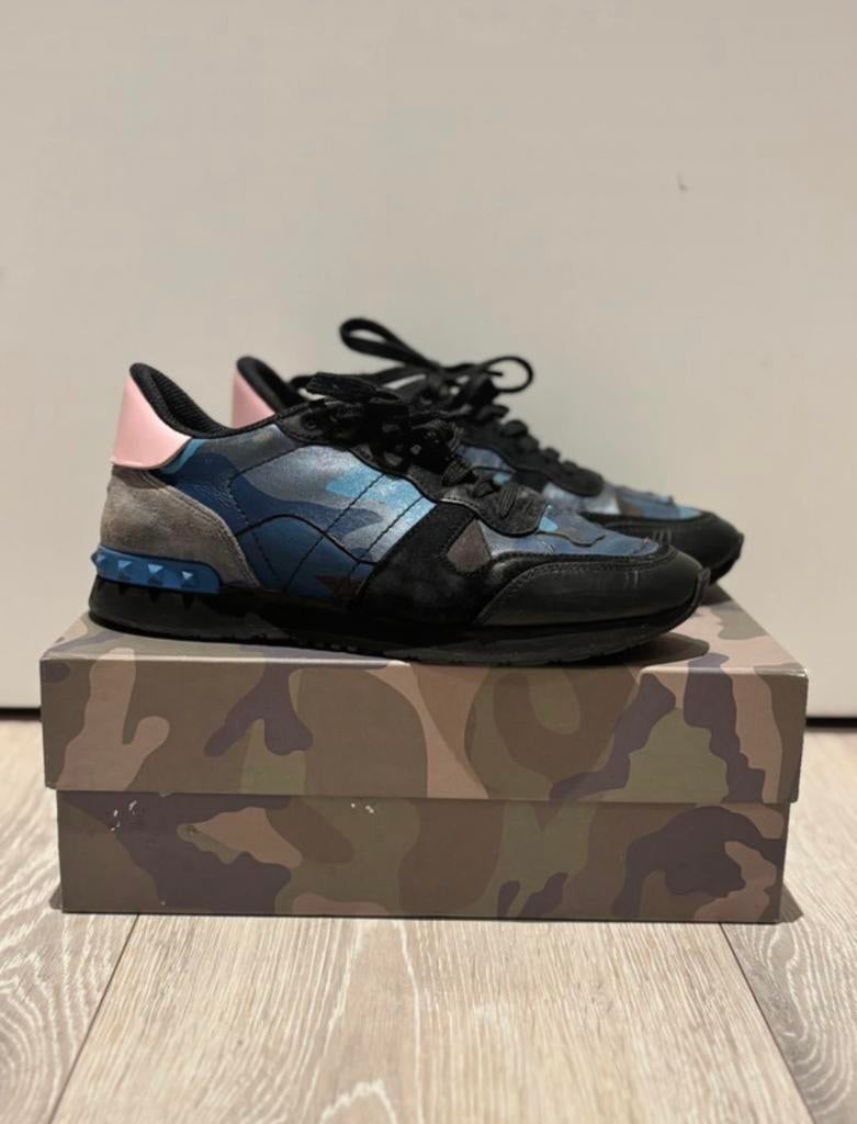 Valentino Garavani Rockrunner Camouflage Sneakers Dames 38.5, Blauw, Ophalen of Verzenden, Sneakers of Gympen, Gedragen