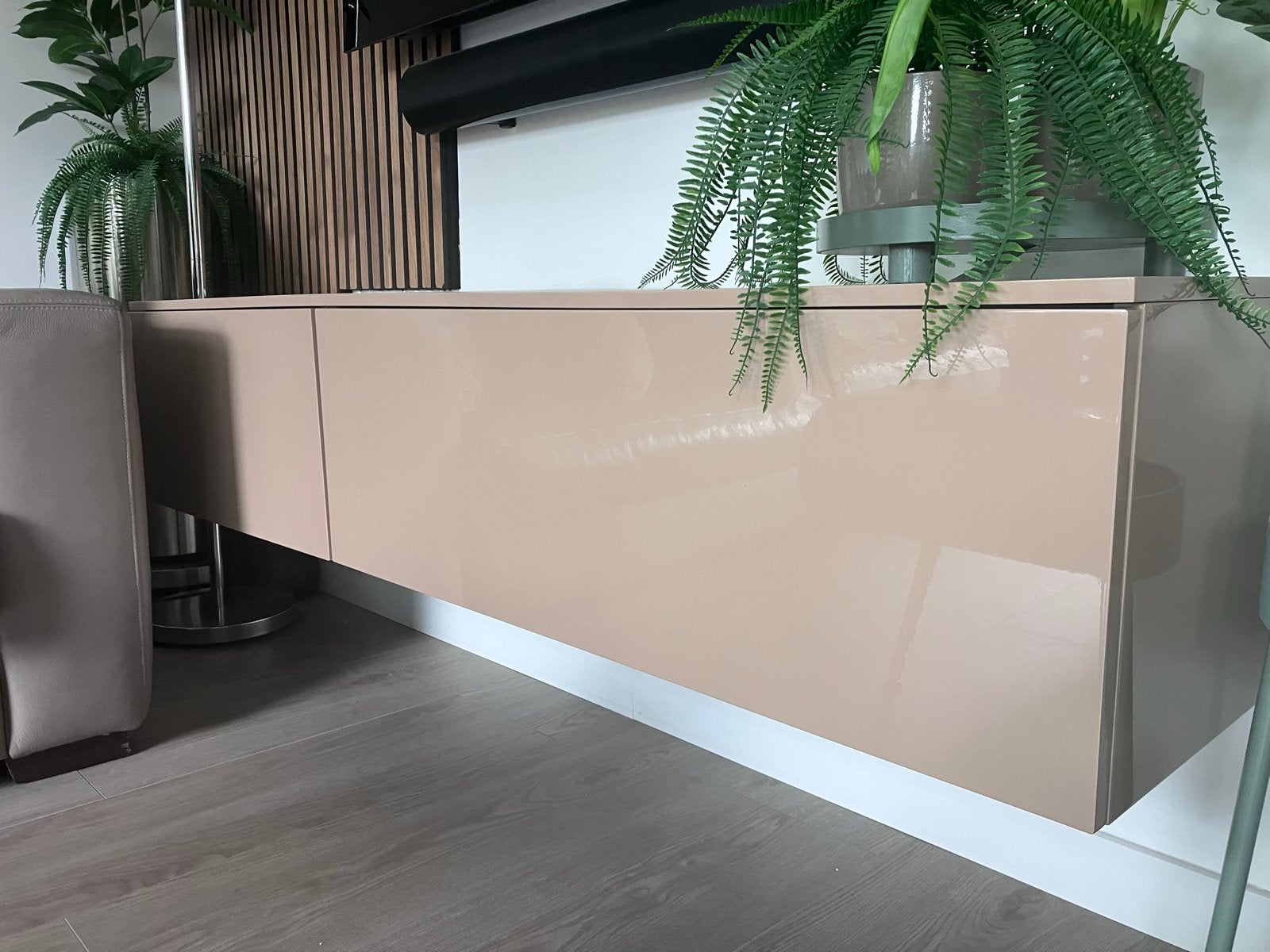 Goossens hoogglansZwevende kast / TV-meubel met lade en klep, Ophalen, Overige materialen, Gebruikt, 150 tot 200 cm