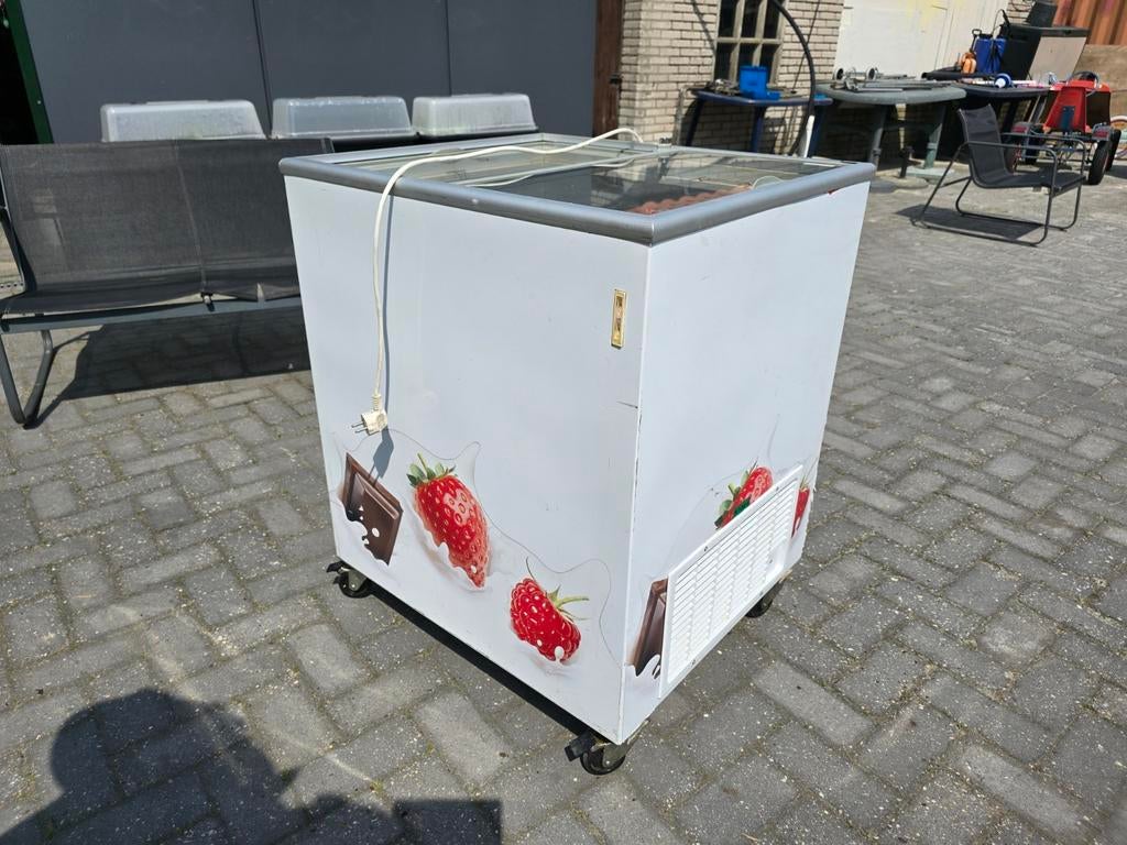 Diepvrieskist met glazen schuifdeksel Ideaal voor feestjes, Witgoed en Apparatuur, Vriezers en Diepvrieskisten, Vrieskist, Gebruikt