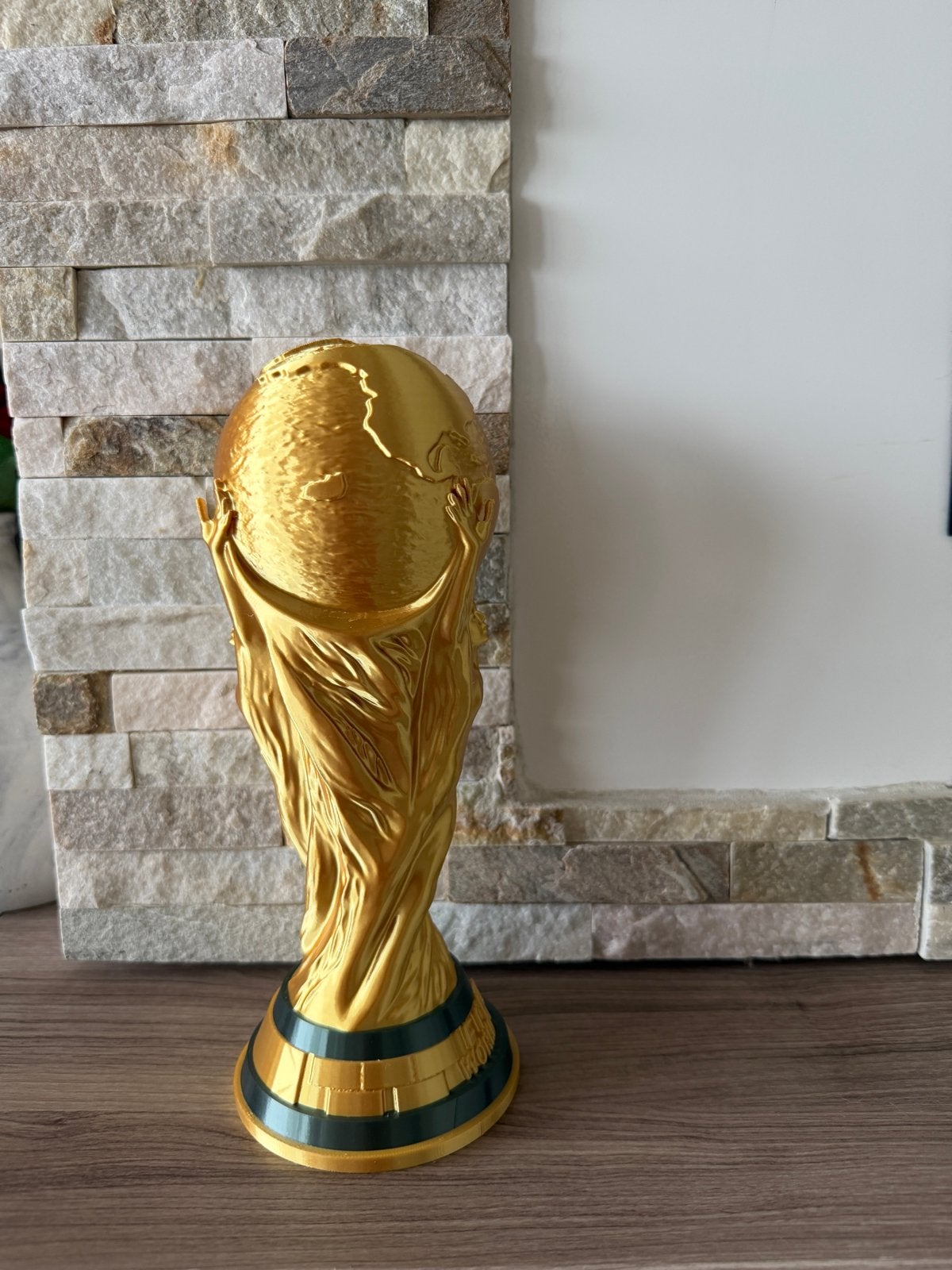 FIFA World Cup Trofee Replica - Gouden WK Beker 25 cm, Ophalen of Verzenden, Nieuw, Overige sporten, Beeldje of Poppetje