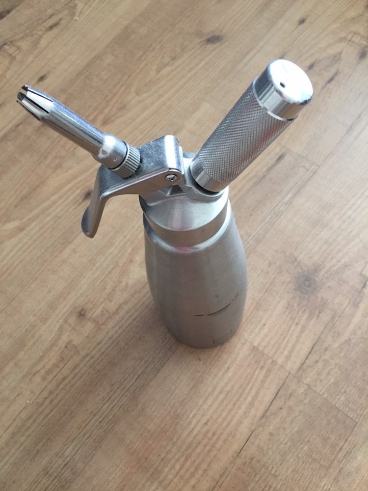 Slagroomspuit 1,5L Metro Professional zo goed als nieuw, Huis en Inrichting, Overige typen, Zilver, Ophalen of Verzenden, Zo goed als nieuw