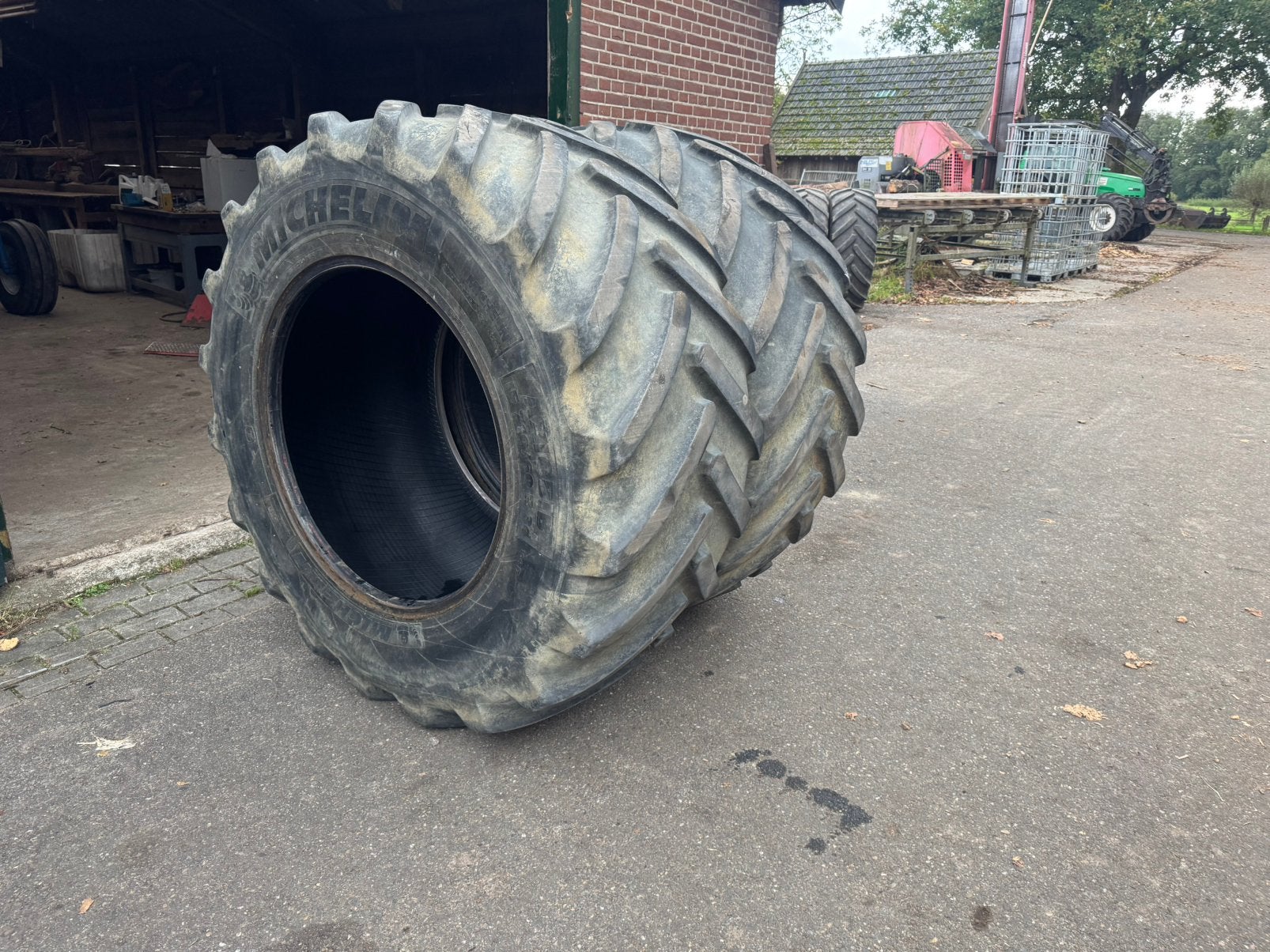 Michelin Axiobib 710/60R34 banden 710 60 34, Ophalen