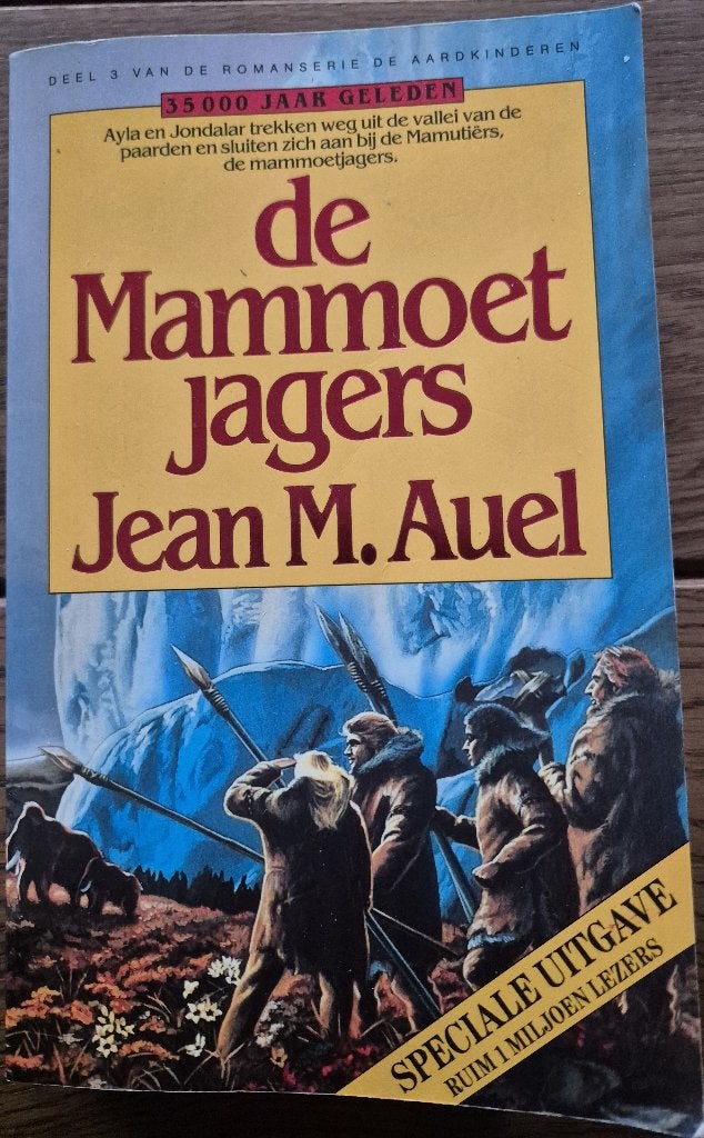 Boek De mamoetjagers van Jean M. Auel, Ophalen of Verzenden, Gelezen, Jean M. Auel