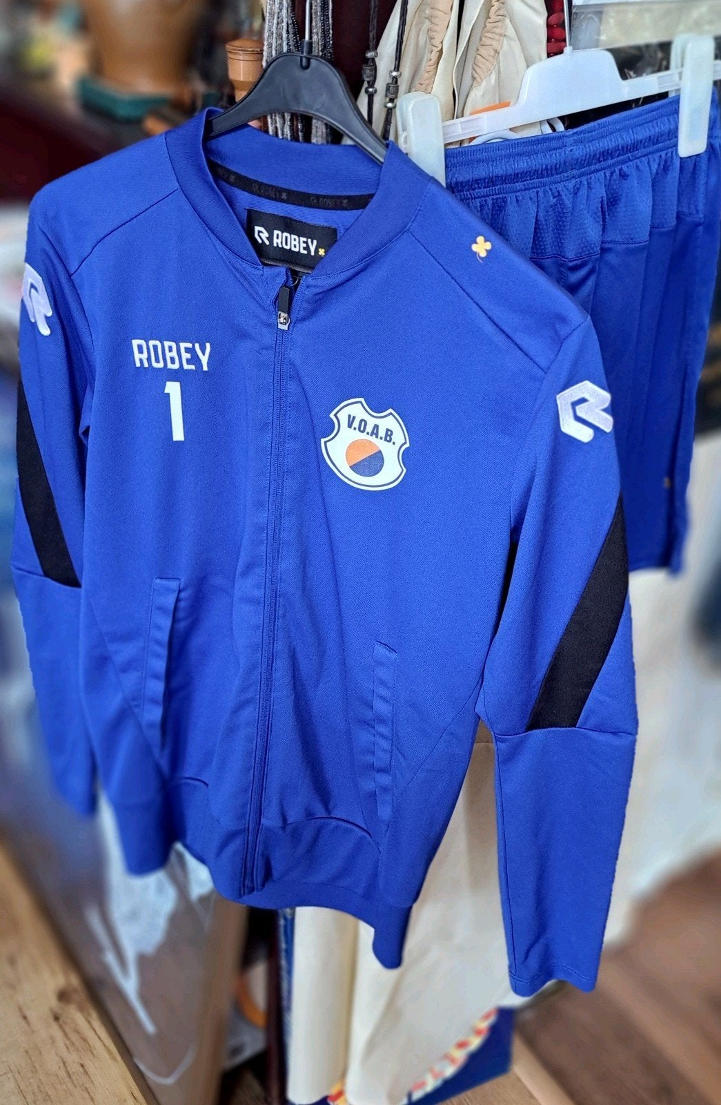 Robey V.O.A.B. Voetbal Trainingspak Maat S, Postbus 23000, 3001 KA Rotterdam, Nederland, Blauw, Robey, Ophalen of Verzenden