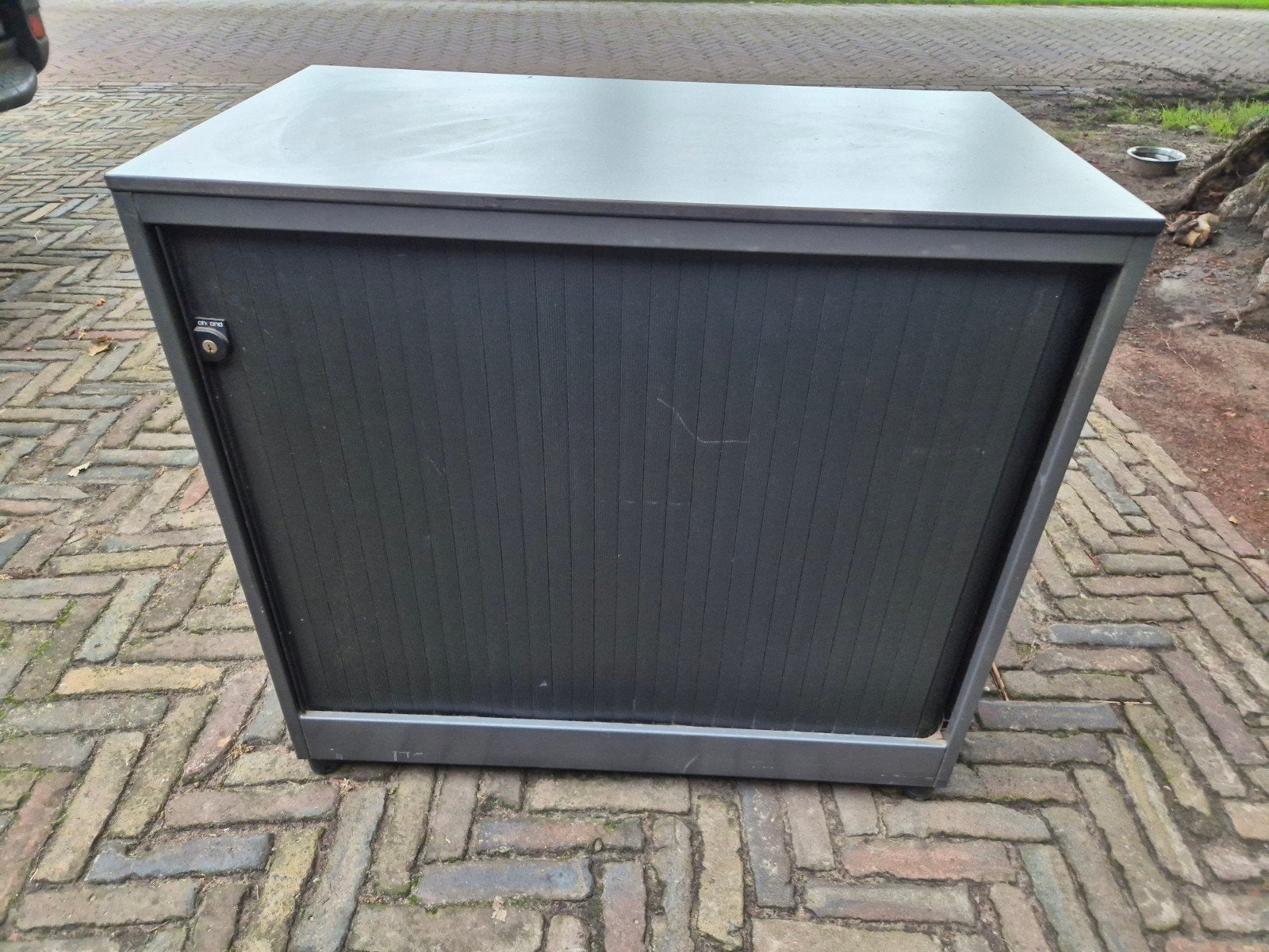 Arhend roldeurkast met lade, Huis en Inrichting, Kasten | Roldeurkasten en Archiefkasten, Ophalen, Gebruikt, 50 tot 100 cm, Minder dan 100 cm