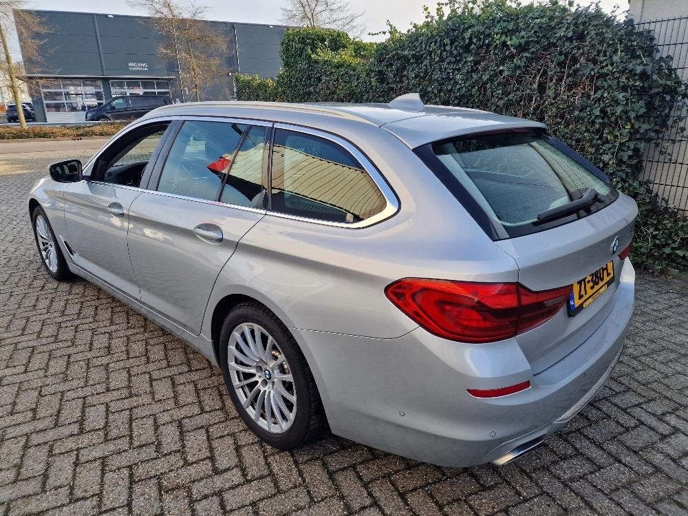 BMW 5 Serie Touring 540i xDrive High Exe. | Luxery Line | Pa, Auto's, Automaat, Gebruikt, Euro 6, 2000 kg