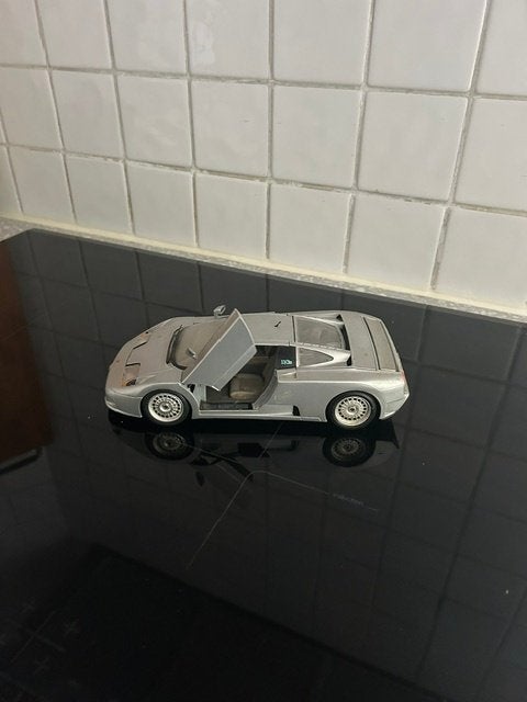 Burago Bugatti Type 59 uit 1934 in schaal 1:18., Ophalen, Zo goed als nieuw, Auto, Bburago