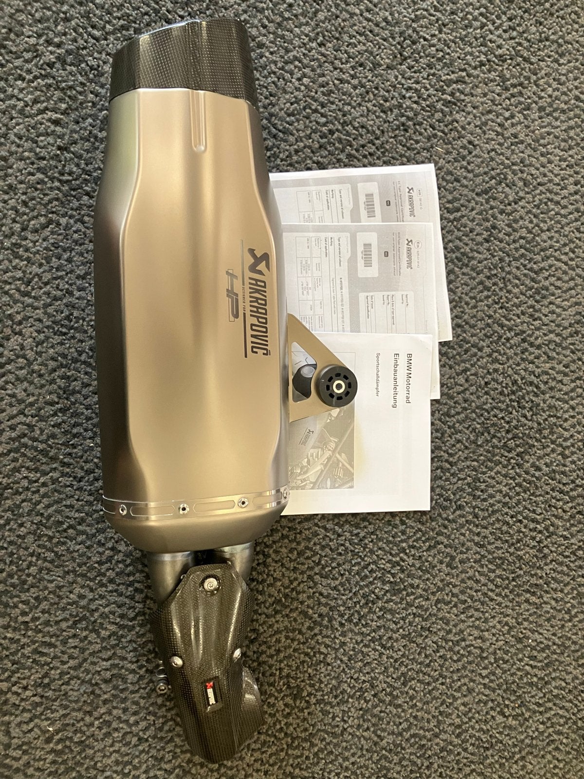 Akrapovic Slip-on Demper BMW R1250GS/GSA (met e-keur), Ophalen, Zo goed als nieuw