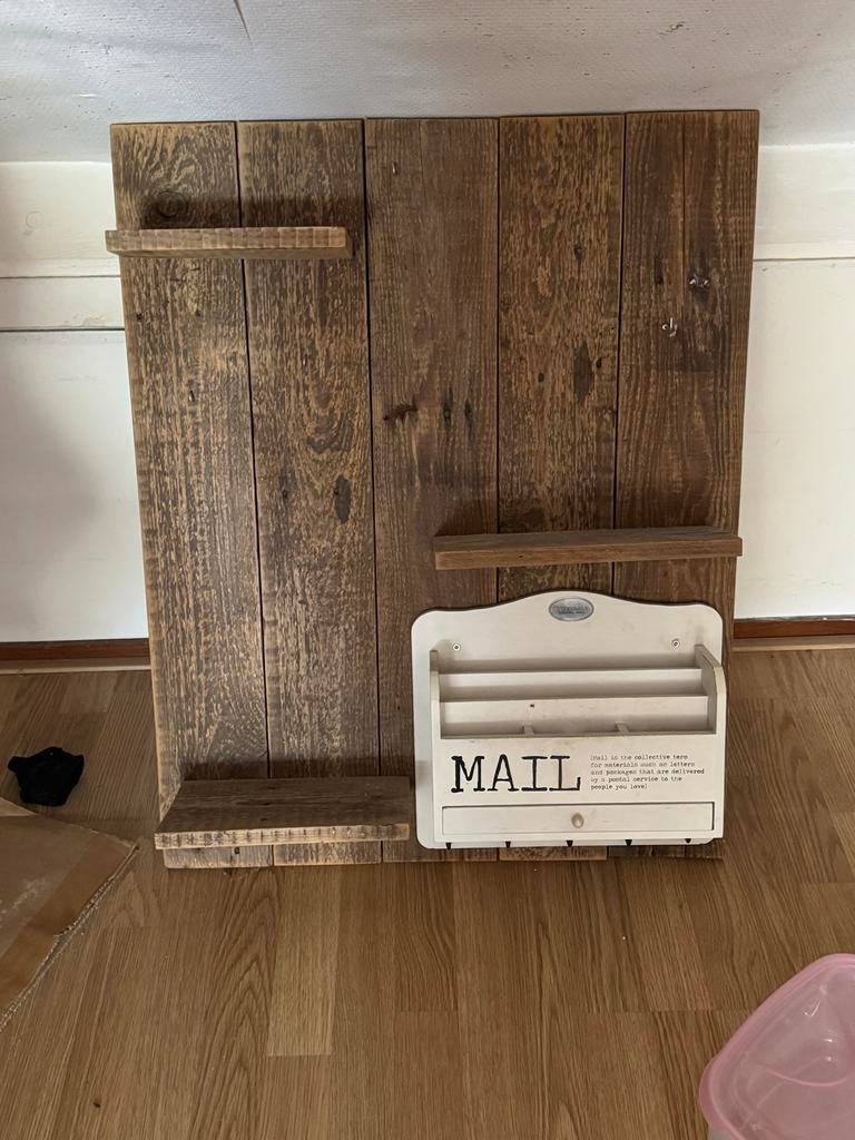 Wandbord met postbakje, Ophalen, Gebruikt