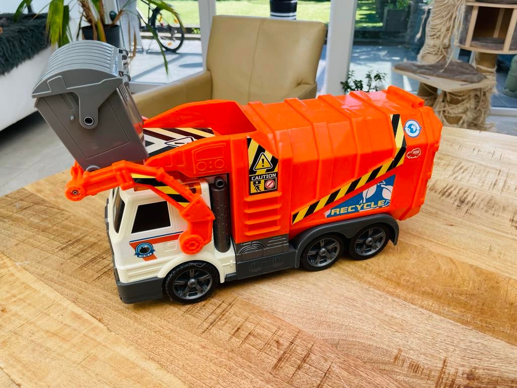 Speelgoed vuilniswagen met kiepbak, Ophalen, Gebruikt