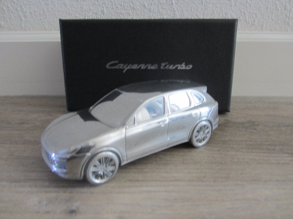 Porsche Cayenne Turbo GII 2010 Presse Papier, Paperweight, Hobby en Vrije tijd, Modelauto's | 1:43, Ophalen of Verzenden, Nieuw