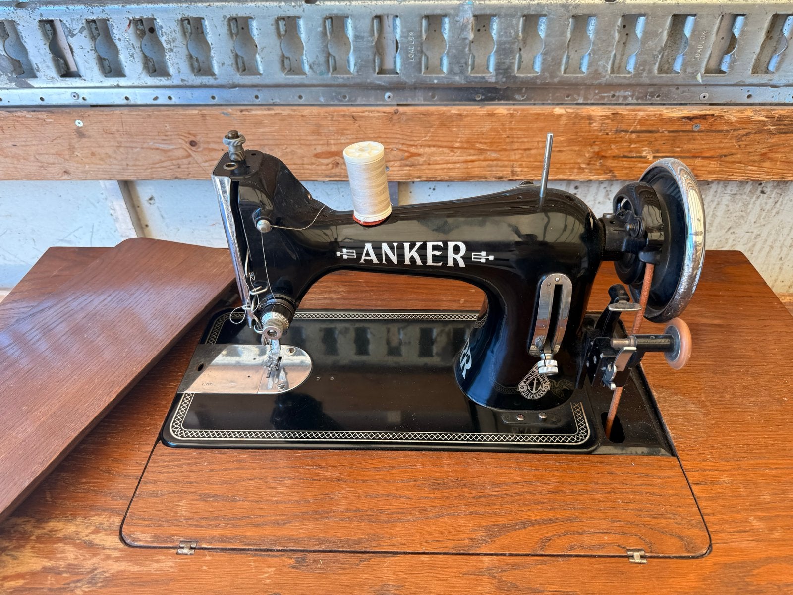 Antieke Anker Naaimachine met Houten Kast en Pedaal, Ophalen