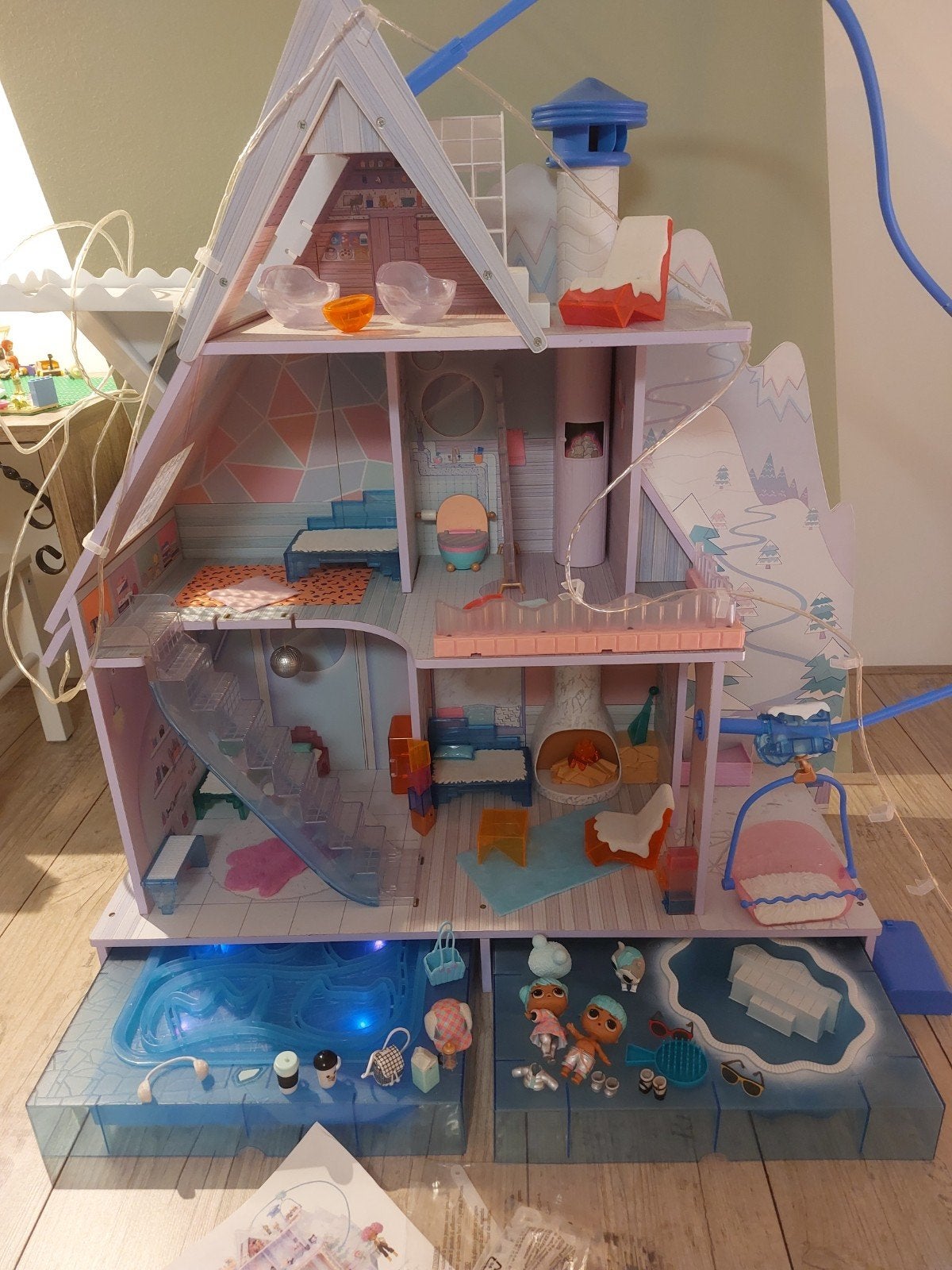 te koop lol winterhuis, Ophalen, Zo goed als nieuw, Poppenhuis