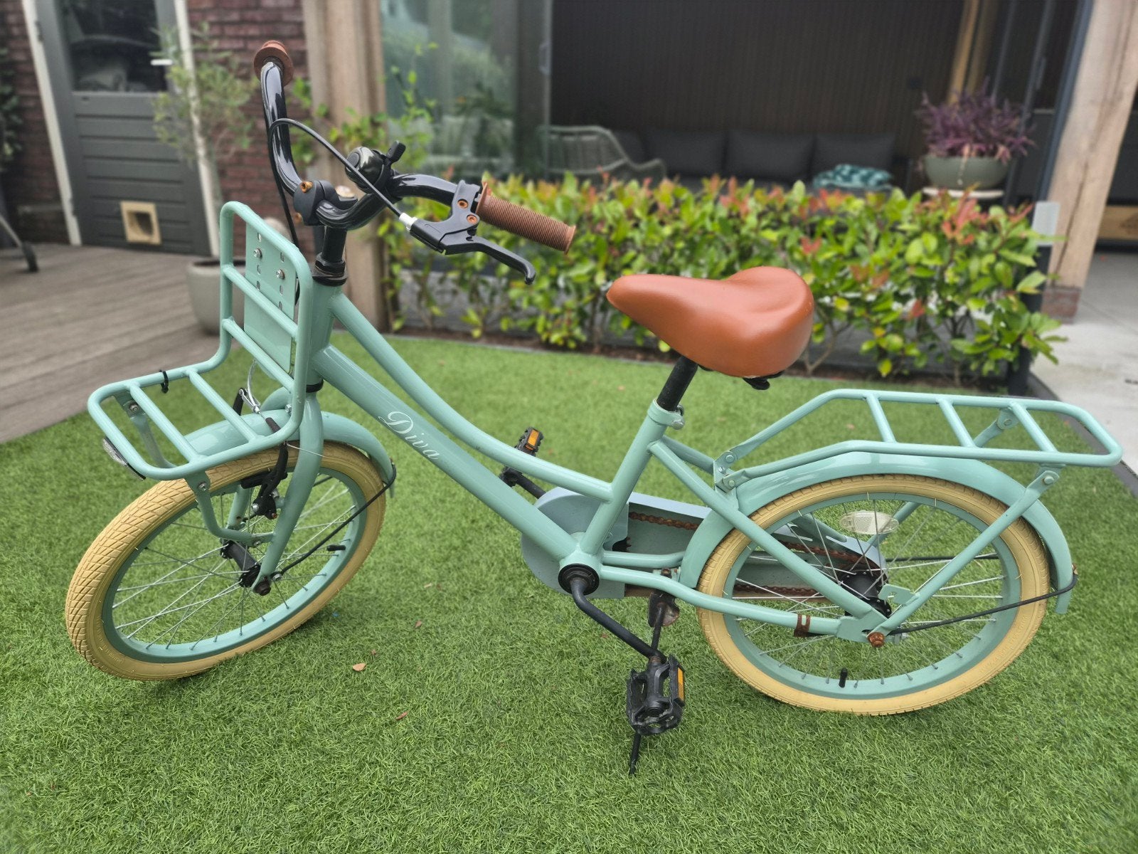 Diva kinderfiets 16 inch met voordrager en terugtraprem, Fietsen en Brommers, Terugtraprem, Ophalen of Verzenden, Diva, 16 tot 20 inch