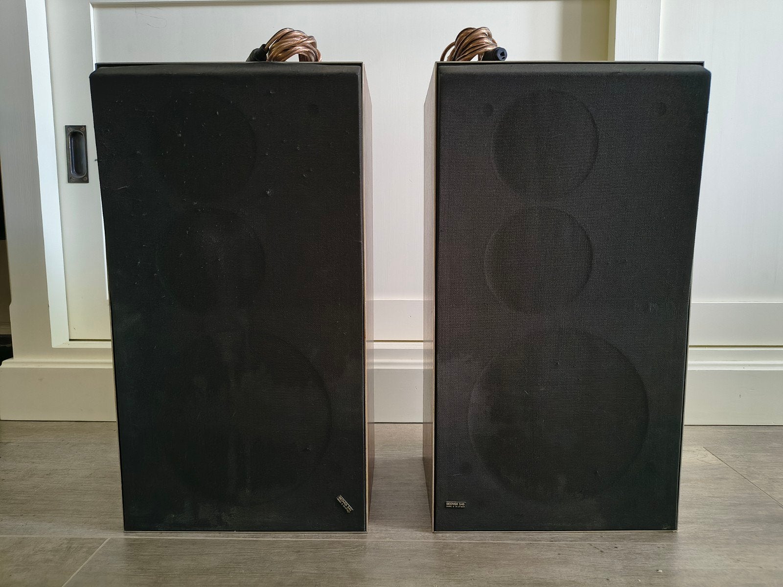 Bang & Olufsen Beovox S45-2 speakerset, Audio, Tv en Foto, Ophalen, Stereo speakers, Gebruikt, Inclusief kabels
