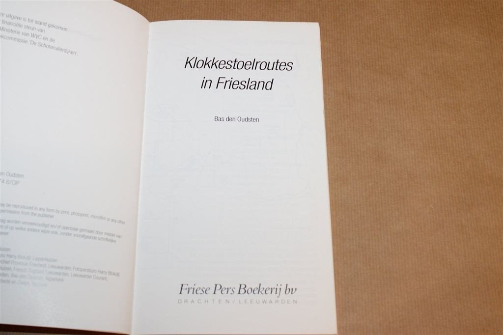 Klokkestoelroutes Friesland — Langs Friese Klokkenstoelen, Ophalen of Verzenden, Gelezen