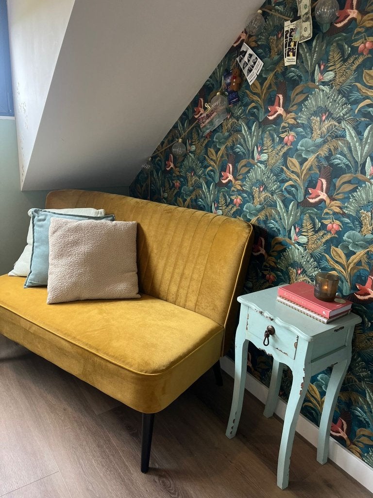 Zitbankje okergeel met fluweel look, Tweepersoons, 75 tot 100 cm, Ophalen of Verzenden, Zo goed als nieuw
