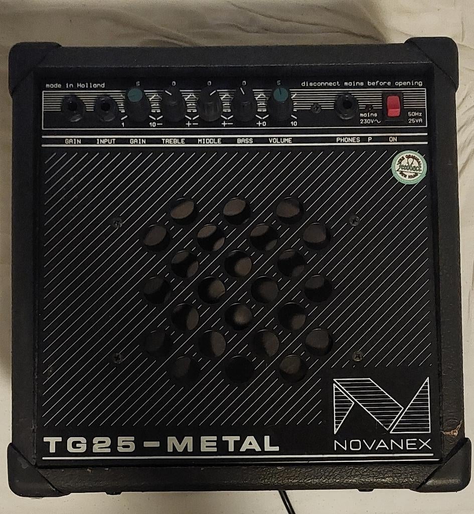 Novanex TG25 gitaarversterker, Ophalen, Zo goed als nieuw, Gitaar, Minder dan 50 watt