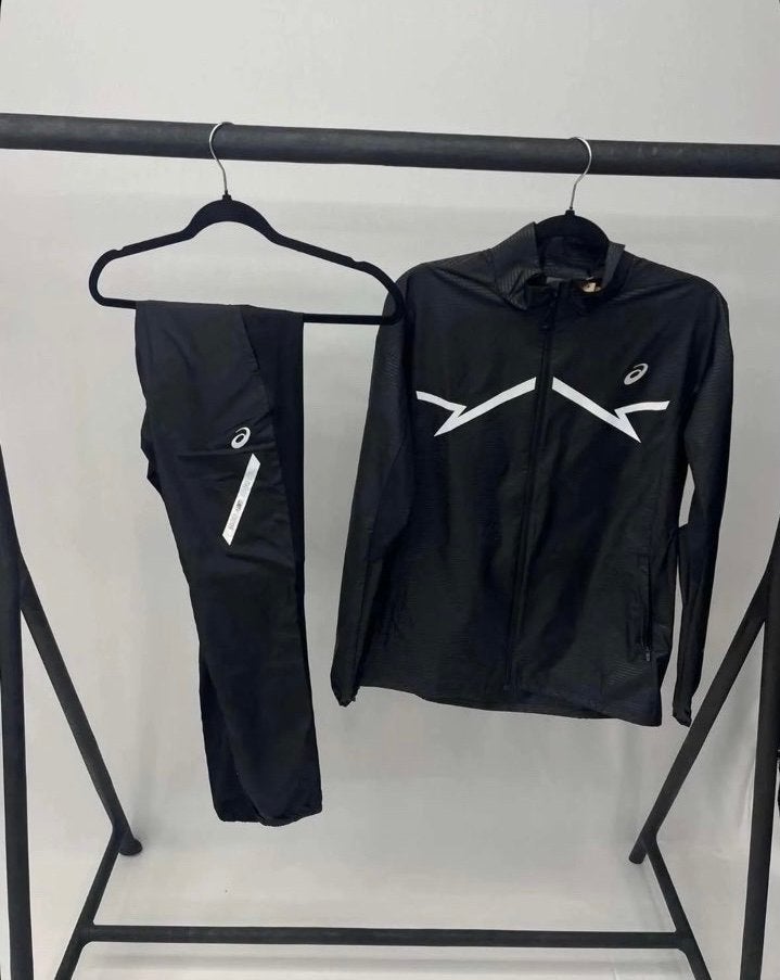 Asics sportkleding set (jas en broek), Kleding | Heren, Ophalen of Verzenden, Zo goed als nieuw, Meerkleurig, Hardlopen of Fietsen