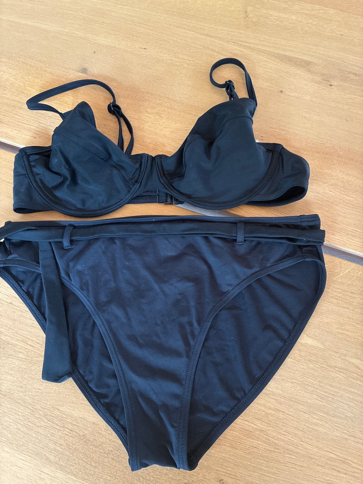 Beachwave Esprit 42B Bikini Zwart Nieuw Zonder Kaartjes, Ophalen of Verzenden, Nieuw, Zwart, Bikini
