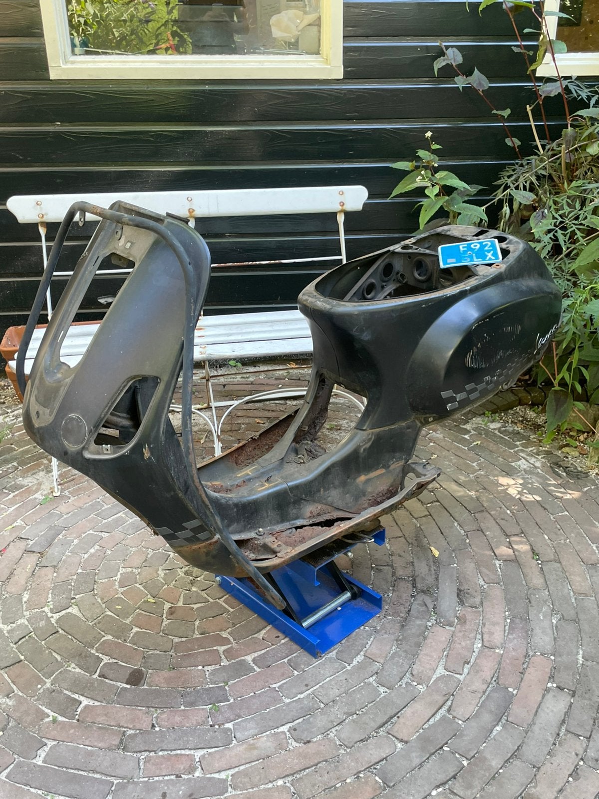 Vespa LX S snor frame 2013, Fietsen en Brommers, Brommeronderdelen | Scooters, Ophalen, Gebruikt, Frame, Vespa