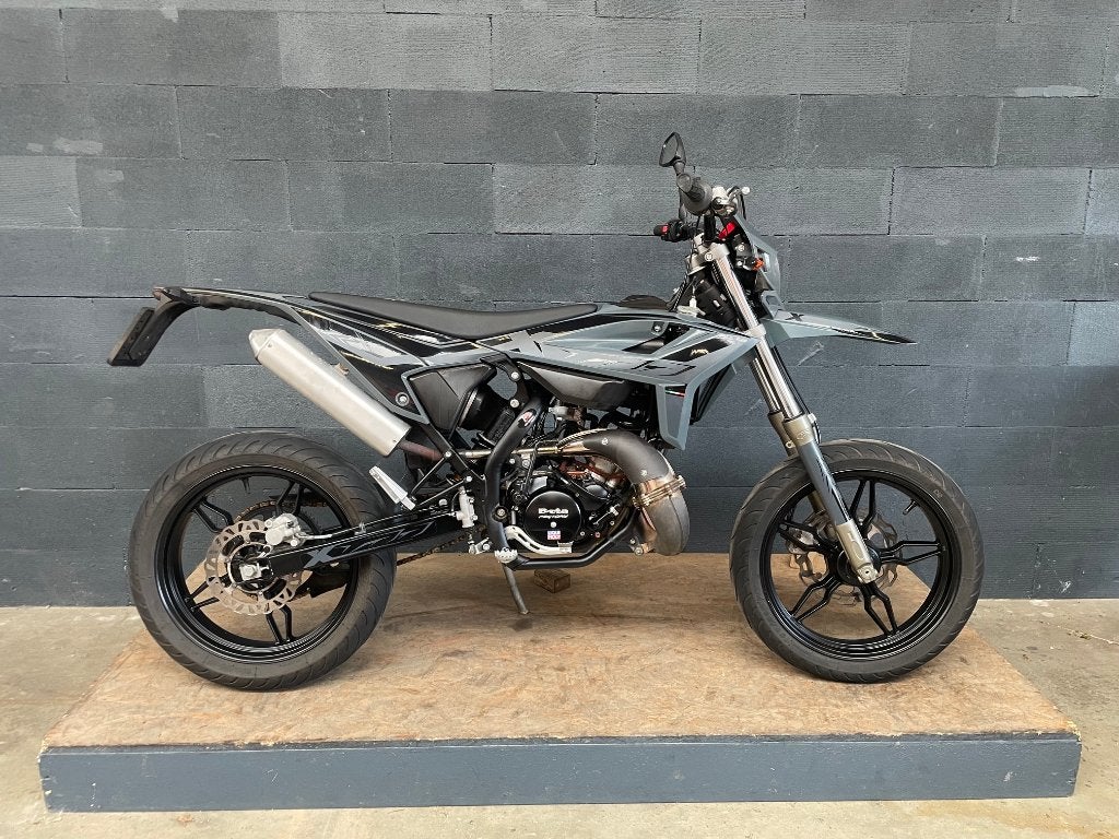 Beta RR 50 Motard X Special 2024 , 11.736 km AM6 Gebruikt, Fietsen en Brommers, Brommers | Overige merken, Gebruikt, Maximaal 45 km/u