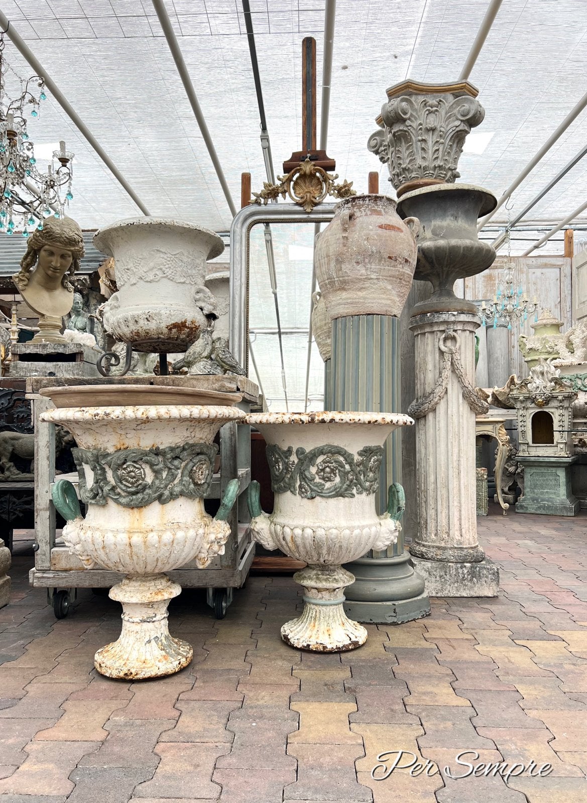 Per Sempre Antiques, Ophalen