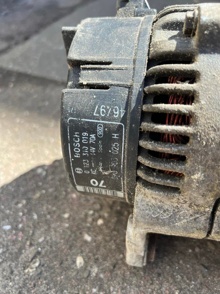 Goede Volkswagen dynamo Bosch Valeo, Ophalen of Verzenden, Gebruikt, Universele onderdelen