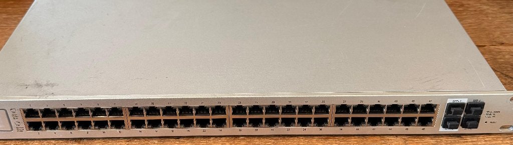 Unifi 48 Poorts 500W switch, Ophalen of Verzenden, Gebruikt