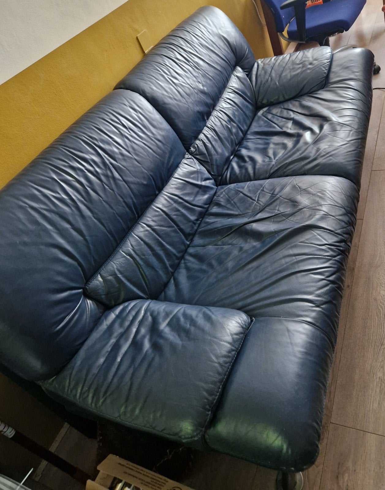 Gratis: Leren bank (2,5-zits), Ophalen, Gebruikt, 150 tot 200 cm, Leer
