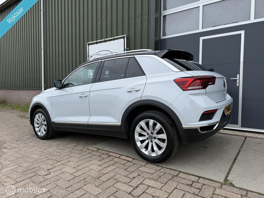 Volkswagen T-Roc 1.5 TSI Style|Virtual|Camera|CarPlay|Stuur, Voorwielaandrijving, Euro 6, 150 pk, Wit