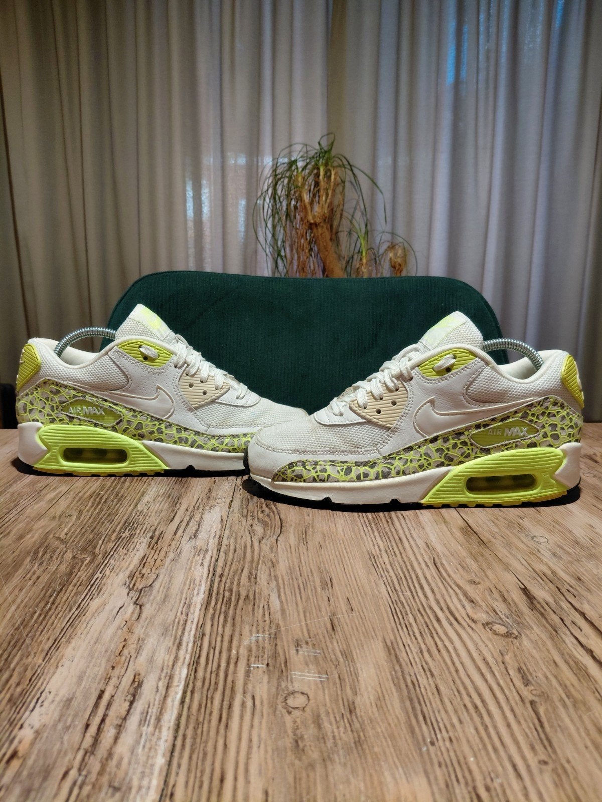 Nike Air Max 90 Special Edition 'Neon Safari' Size 37,5, Nike, Ophalen of Verzenden, Sneakers of Gympen, Grijs