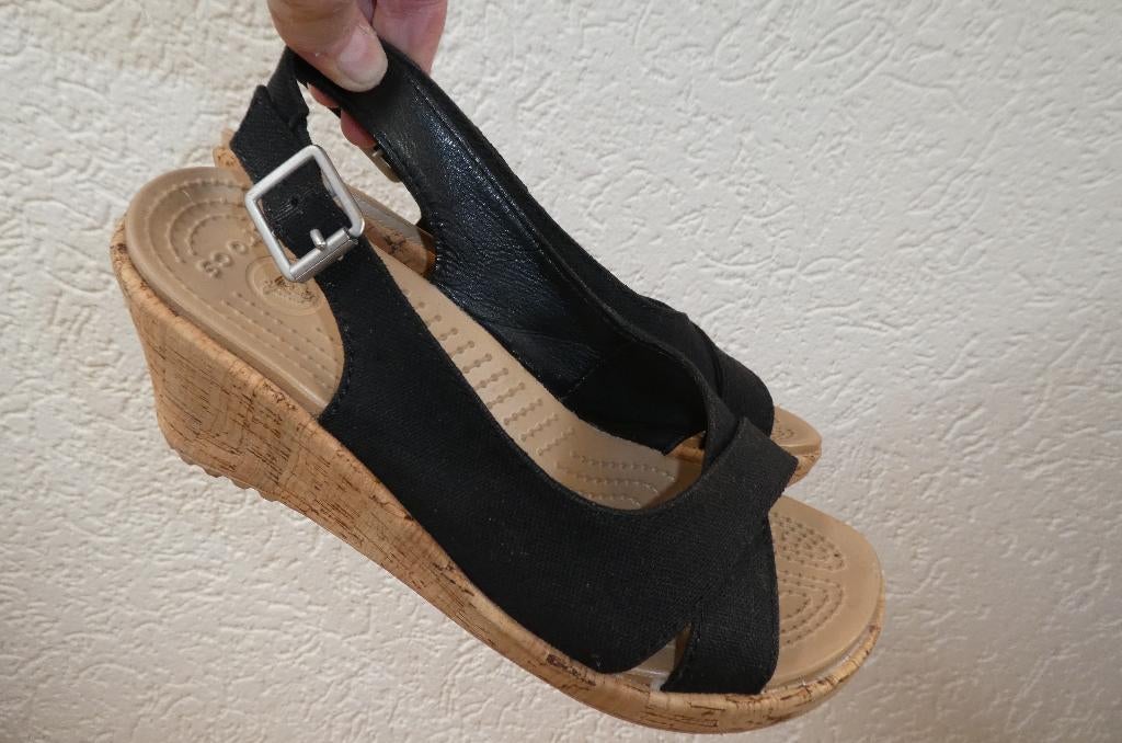 Crocs wedge sandalen maat 38 zwart linnen banden A-Leigh, Verzenden, Zwart, Sandalen of Muiltjes, Zo goed als nieuw