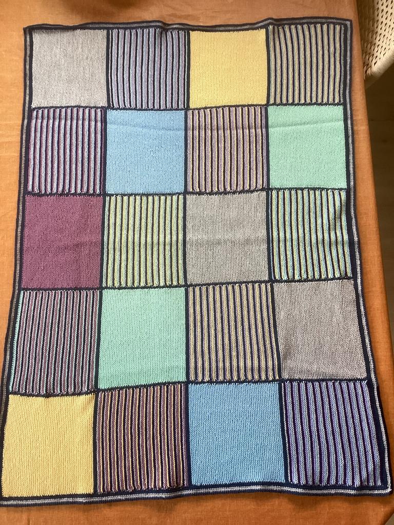 Gebreid dekentje, Huis en Inrichting, Woonaccessoires | Plaids en Woondekens, Ophalen, Nieuw
