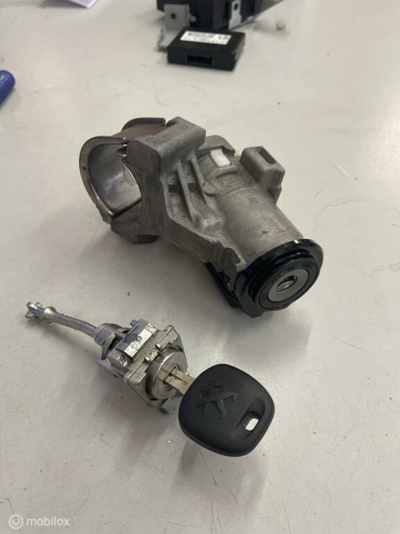 Contactslot + sleutel Peugeot 108 Aygo Citroen C1, Gebruikt, Ophalen of Verzenden