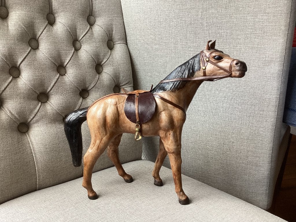 Paard in leder, Ophalen of Verzenden