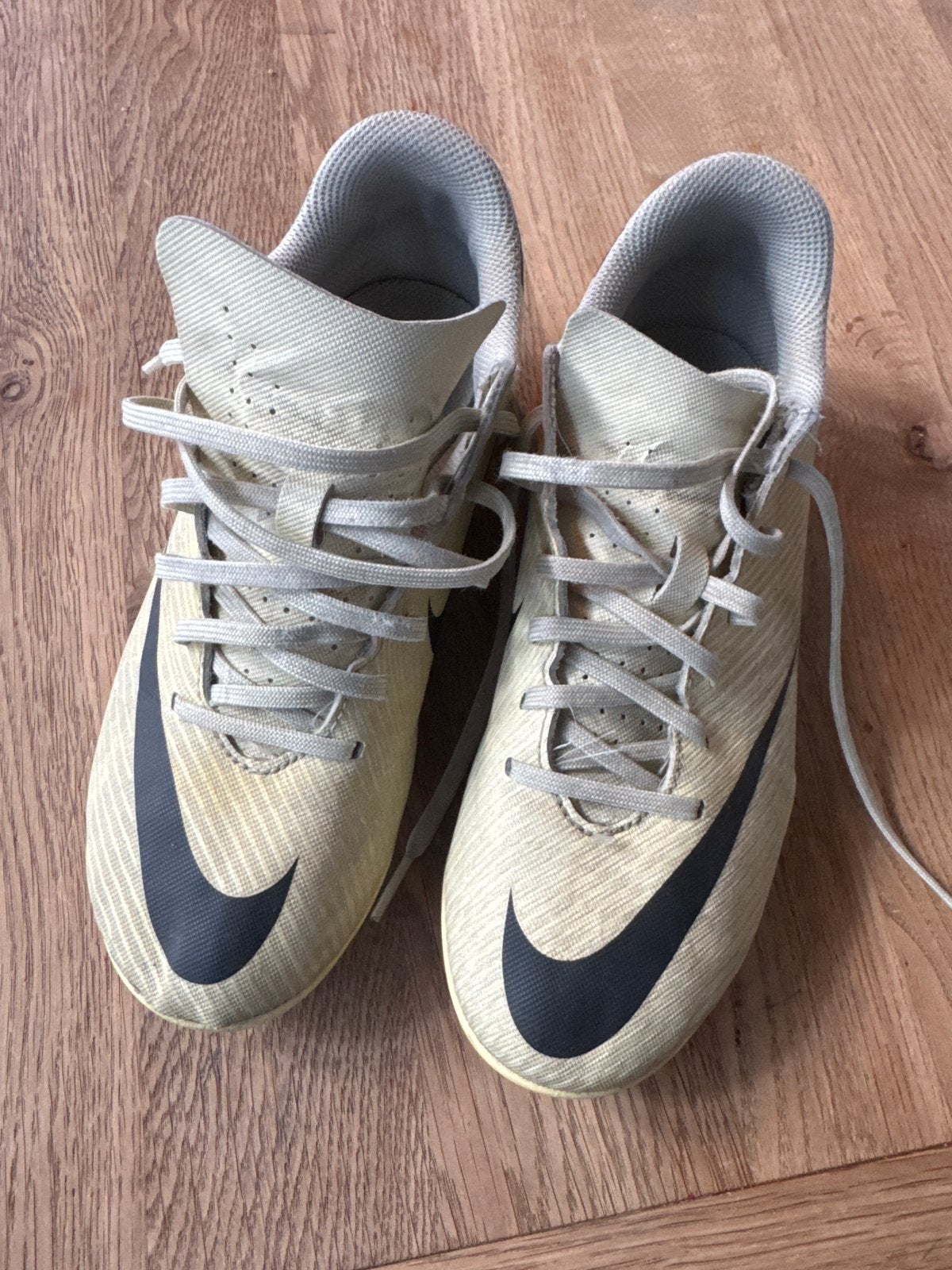 Nike voetbalschoenen - Maat 36,5, Gebruikt, Maat XS of kleiner, Schoenen, Ophalen of Verzenden