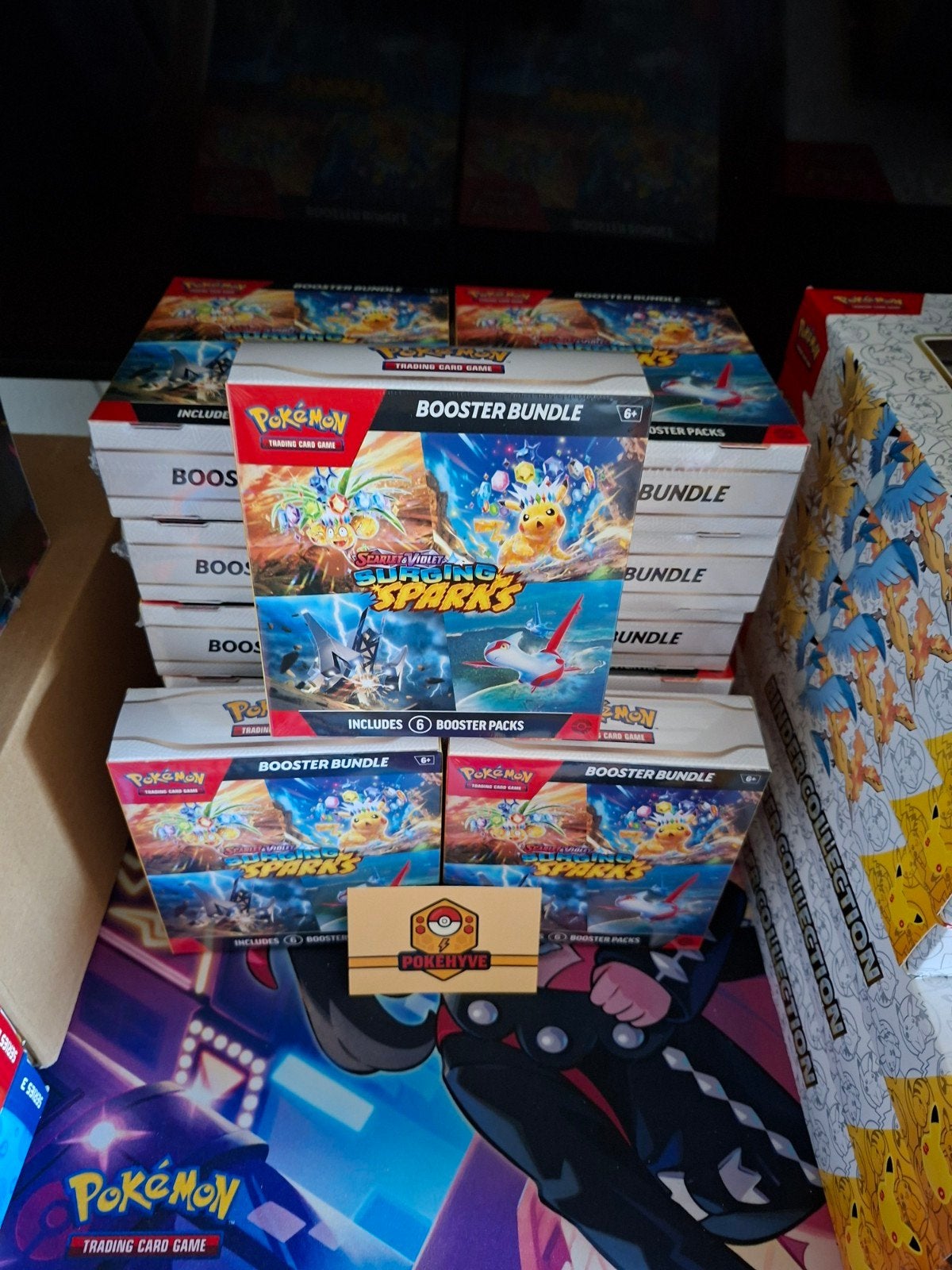 Pokémon Tcg Surging Sparks USA Exclusive Booster Bundles, Ophalen, Nieuw