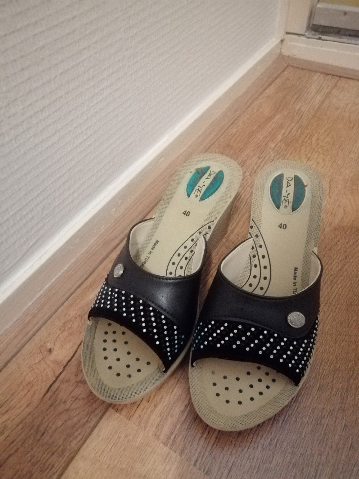 3 Dames slippers maat 40 alles voor €18, Kleding | Dames, Schoenen, Ophalen, Overige typen