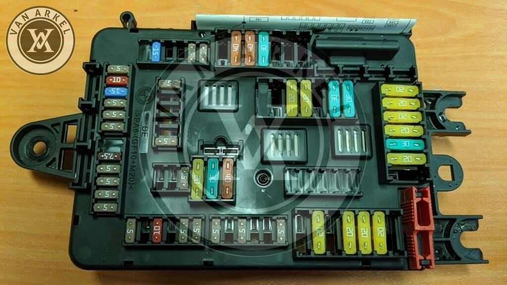 Bmw 1 Serie F20 F21 Zekeringskast Fuse Box 116D 9389070, Auto-onderdelen, Gebruikt, -, -, Ophalen of Verzenden