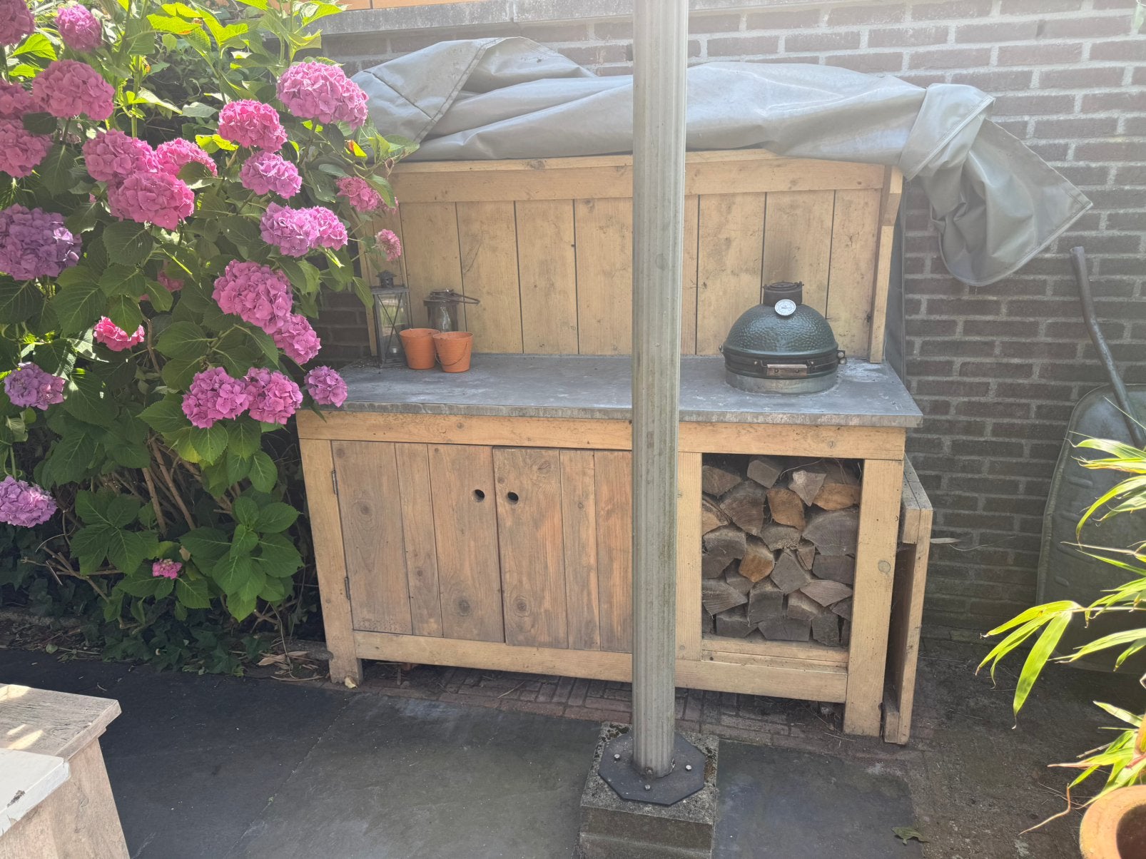 Buitenkeuken met Big Green Egg Small en afdekzeil, Ophalen, Gebruikt