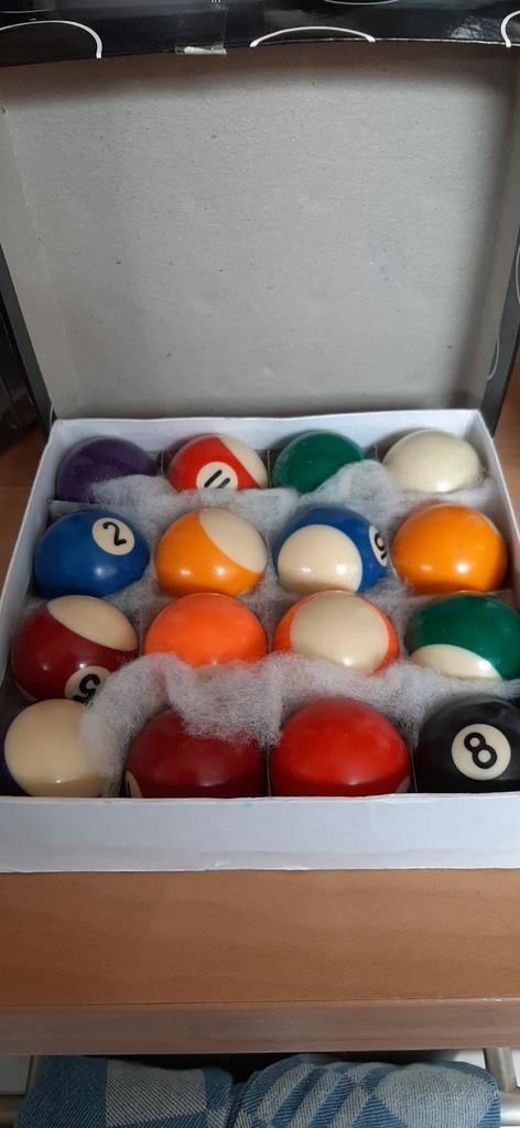 Complete set poolballen in doos, Ophalen of Verzenden, Gebruikt, Keu of Ballen