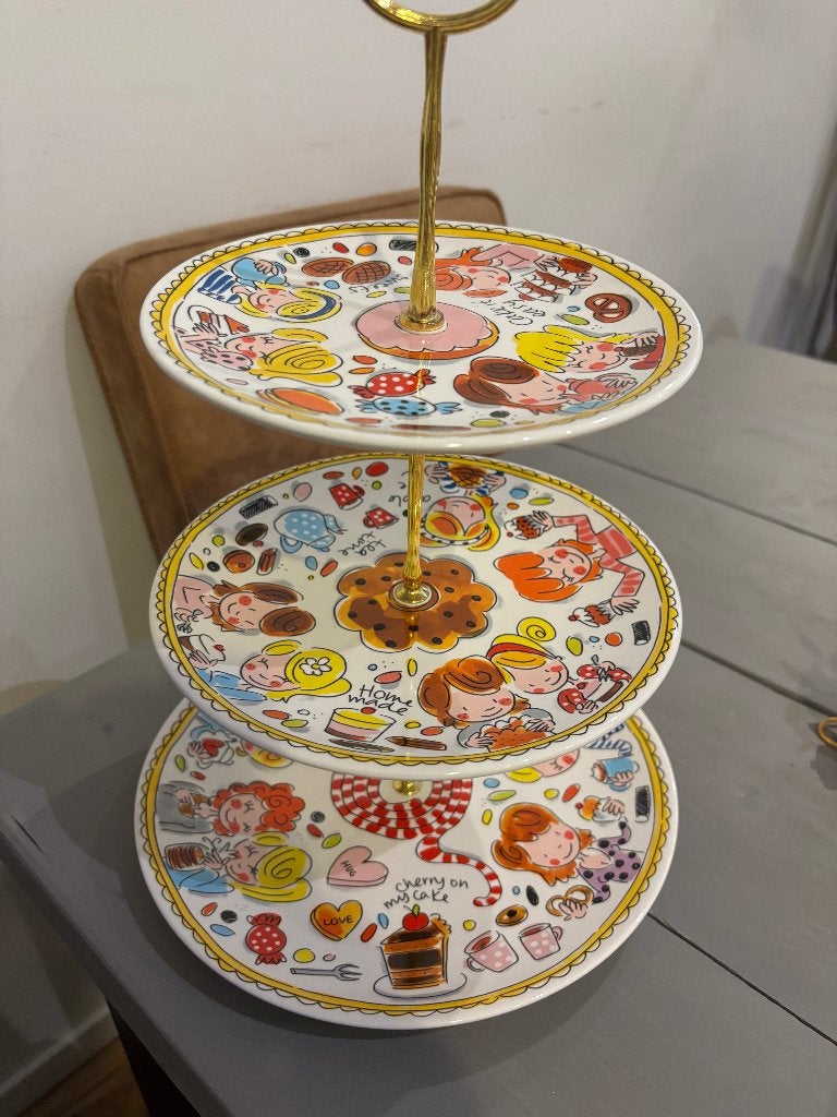 Etagère van Blond Amsterdam 'Even Bijkletsen' 3 laags, Etagère, Ophalen of Verzenden, Zo goed als nieuw, Steen/keramiek