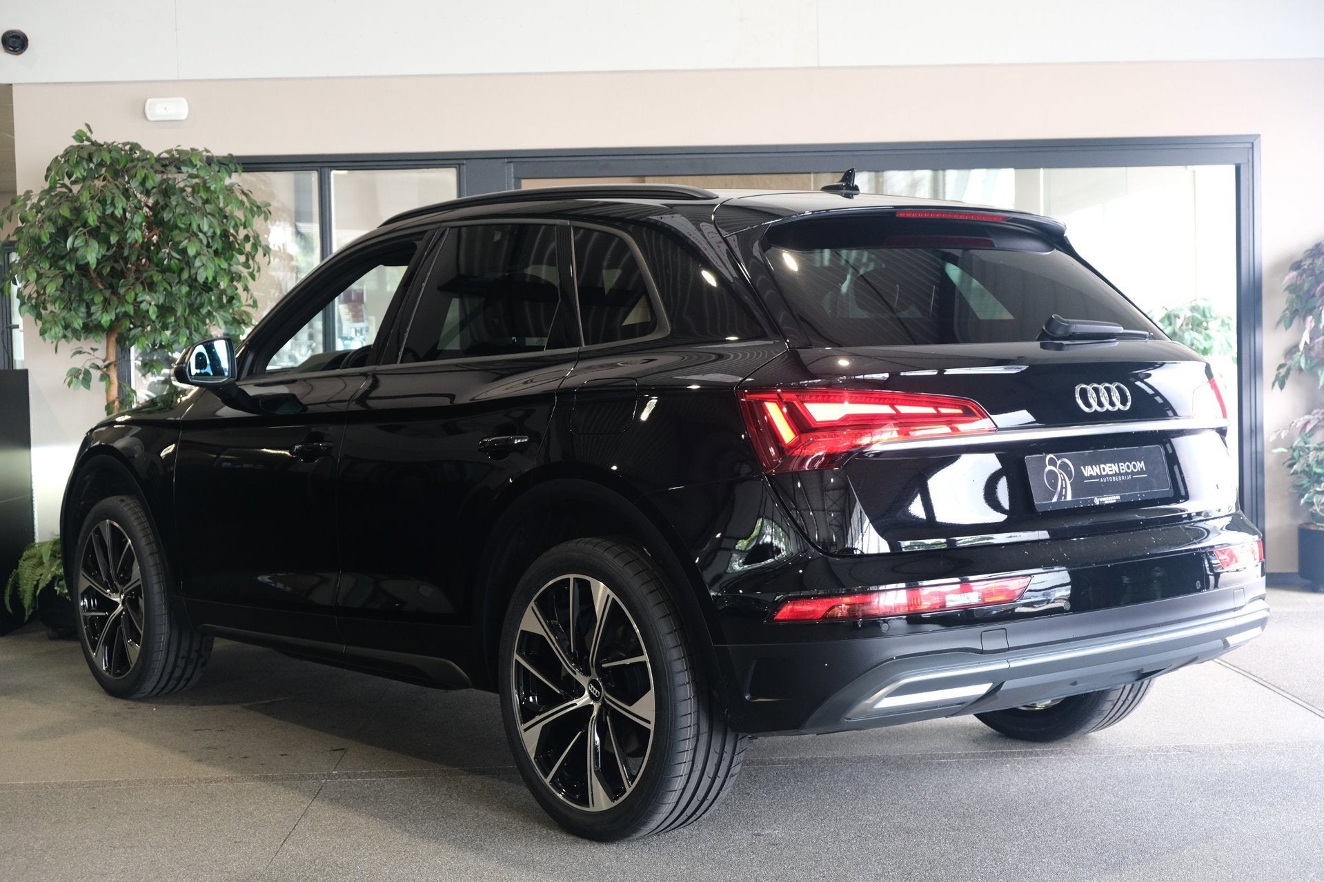 Audi Q5 50 TFSI e Quattro 299PK S-line Leder Navi Led Pdc Cr, Automaat, Gebruikt, Zwart, 4 cilinders