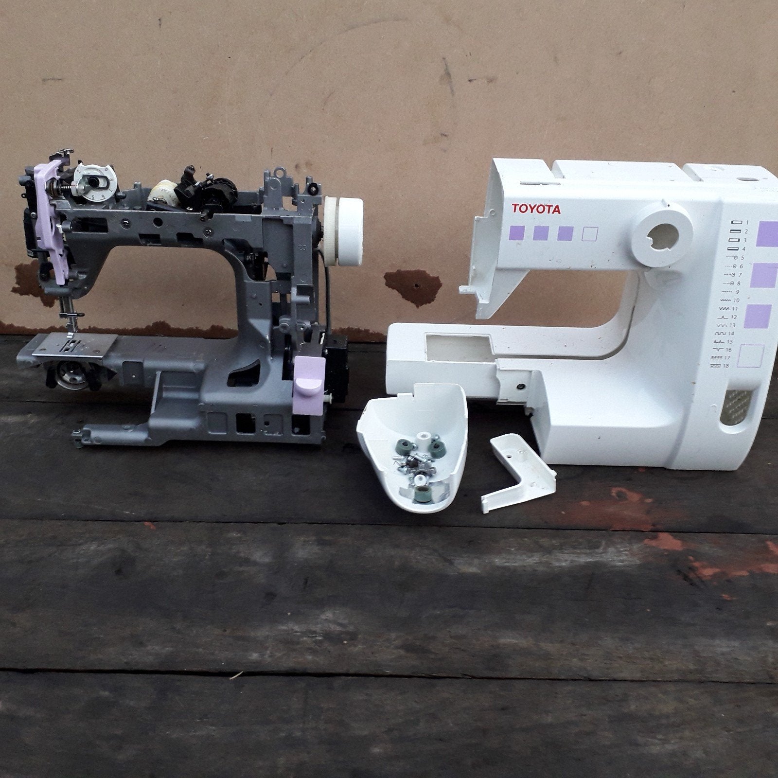 Toyota Naaimachine voor onderdelen, Hobby en Vrije tijd, Ophalen, Gebruikt, Toebehoren, Overige merken