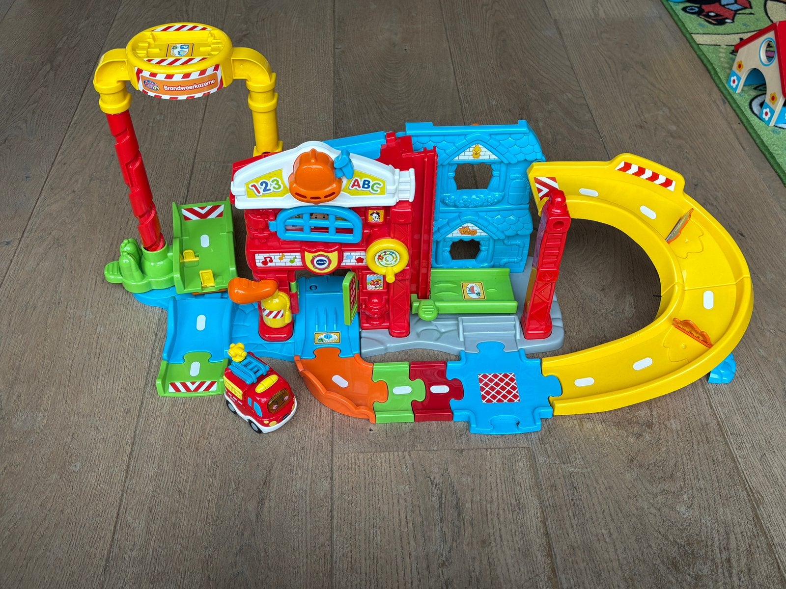 VTech Toet Toet Auto’s Brandweerkazerne, Ophalen, Zo goed als nieuw, 2 tot 4 jaar