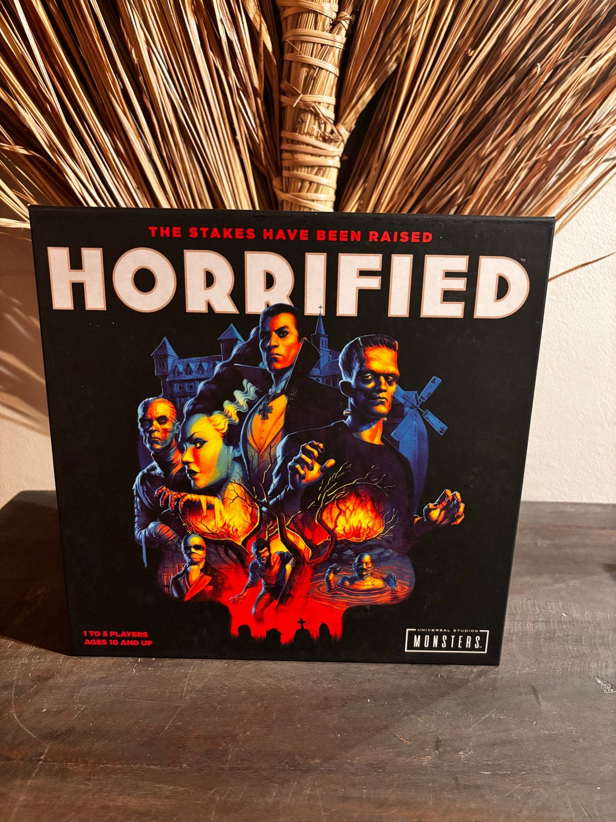 Horrified: Universal Monsters Bordspel - Zo goed als nieuw, Een of twee spelers, Ophalen, Zo goed als nieuw